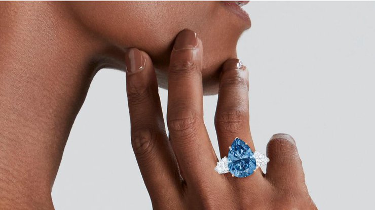 Christie’s продав обручку з блакитним діамантом за $43,7 млн